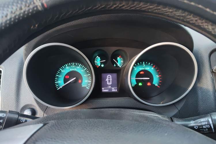 Used Foton Savana 2017 2.8T Automatic All-Wheel Drive Diesel Luxury 5-Seater
