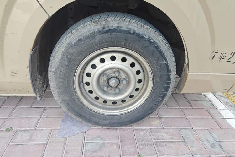 Used Foton Scenic G7 2017 2.0L Long-Wheelbase Commercial Van High Roof 2 Seats 4Q20M
