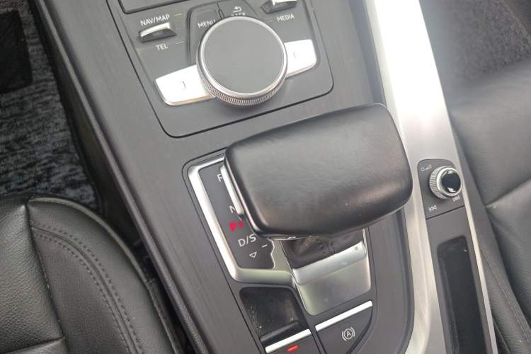 Used Audi A4L 2019 40 TFSI Fashion Edition China VI Emission Standard