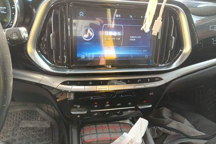 Used JETOUR X90 2019 1.5T Manual Smart Enjoyment Version 6 Seats China VI Standard Audio And AC Panel