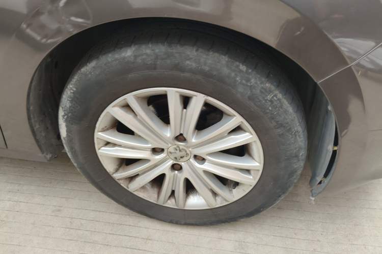 Used Peugeot 301 2014 1.6L Automatic Comfort Edition Right Front Wheel Hub