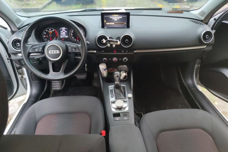 Used Audi A3 2020 Limousine 35 TFSI Ambition China VI Center Console