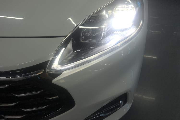 Used Ford Escape 2020 EcoBoost 245 Four-Wheel Drive Titanium Edition