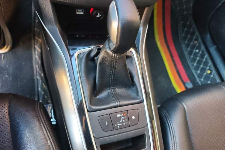 Used Peugeot 408 2016 1.6T Automatic Luxury Edition Gear Lever