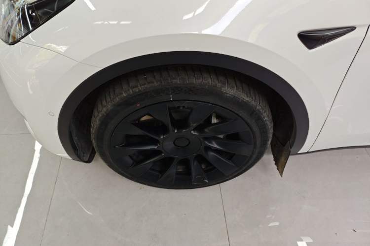 Used Tesla Model Y 2022 Long-Range All-Wheel-Drive Version
