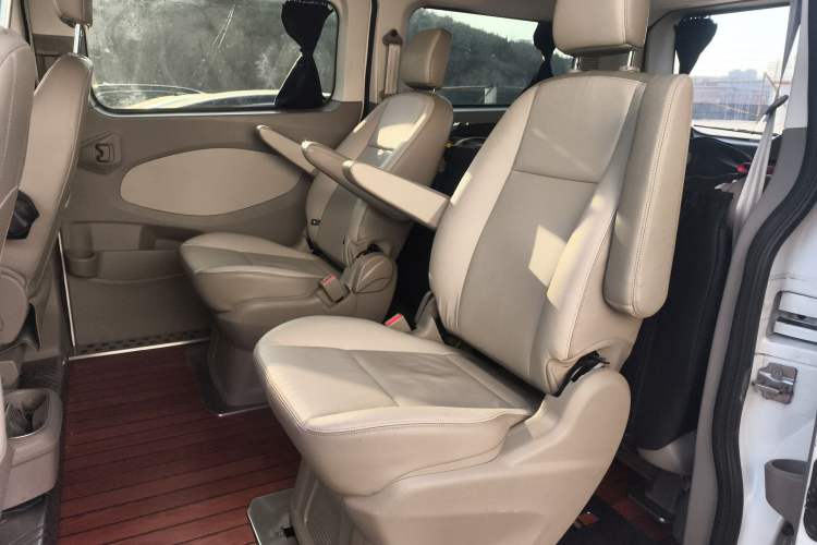 Used Ford Tourneo Custom 2017 2.0T Automatic Elite Version
