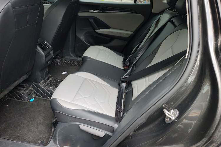 Used Volkswagen Tayron 2025 Tiguan L 330TSI Two-Wheel-Drive Elite