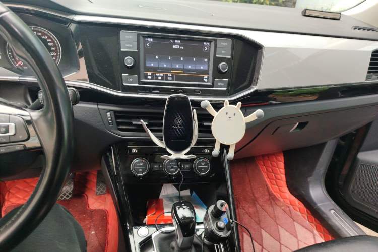 Used Volkswagen Tayron 2019 330TSI Two-Wheel Drive Luxury Model China VI Standard Audio And AC Panel