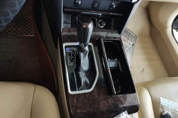 Used Toyota Camry 2016 2.0G 10th Anniversary Leading Edition