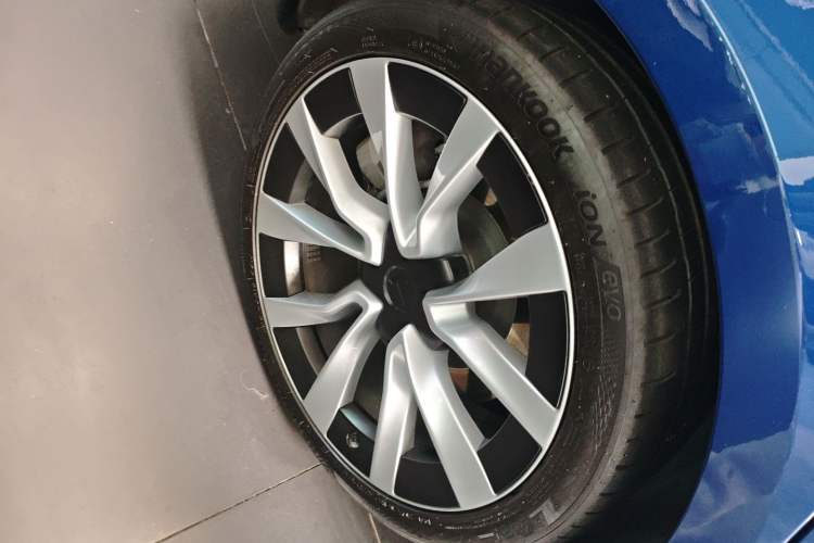 Used Tesla Model 3 2023 Rear-Wheel-Drive Version
