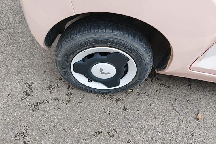 Used Wuling Hongguang MINIEV 2022 Macaron Premium Model – Lithium Iron Phosphate Right Rear Wheel Hub