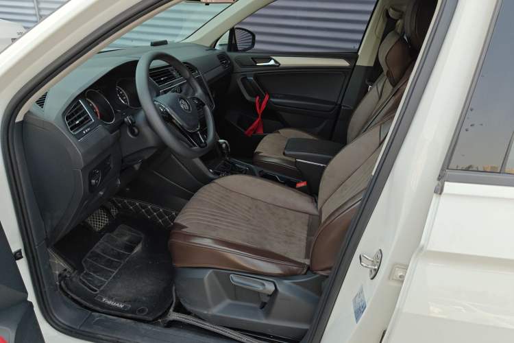 Used Volkswagen Tiguan L 2018 330TSI Automatic Two-Wheel Drive Luxury Edition Left Front Seat