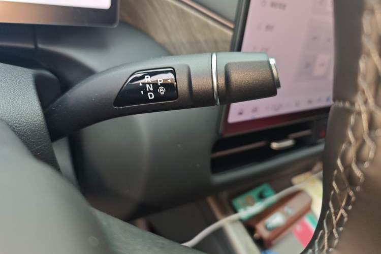 Used Wey Gaoshan 2025 Four-Wheel Drive Alpine 9 Gear Lever
