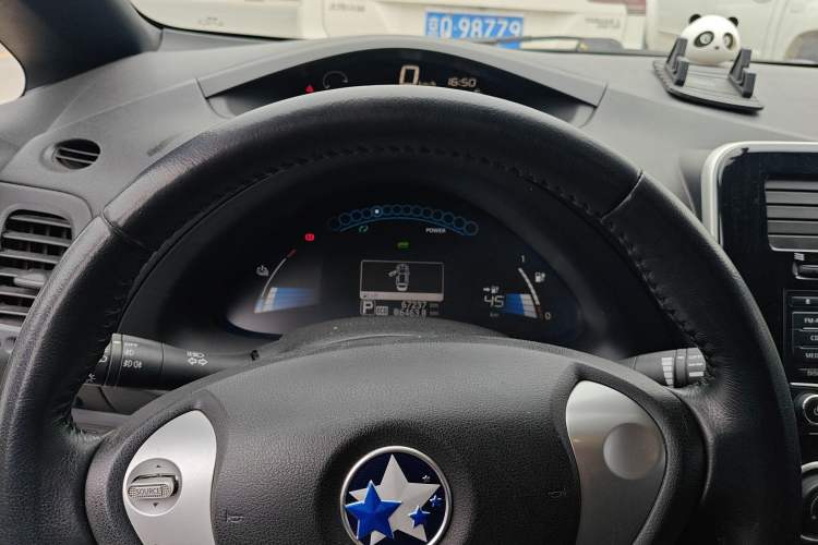 Used Venucia Leaf 2014 Navigation Version 6.6 KW