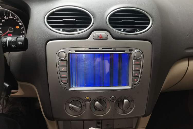 Used Ford Focus 2011 Sedan 1.8L Automatic Fashion Edition
