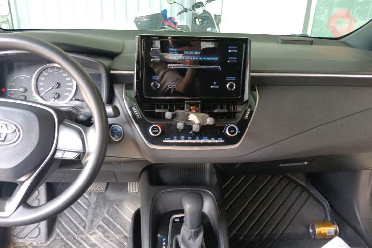 Used Toyota Levin 2019 Dual-Engine 1.8H E-CVT Entry-Level Model China VI Standard Audio And AC Panel