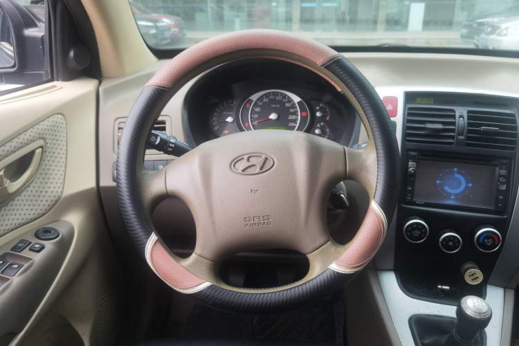 Used Hyundai Tucson 2009 2.0L Manual Two-Wheel Drive Fashion Edition Steering Wheel