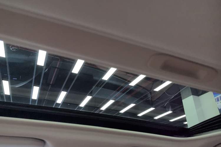 Used Toyota Camry 2024 Dual-Motor 2.0 HGVP Luxury Edition Headliner