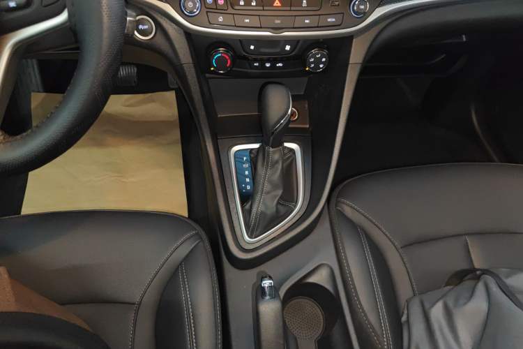 Used Buick GT 2021 Revised Version Flagship 1.5L Automatic Elite Edition Gear Lever