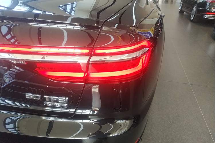 Used Audi A8 2022 A8L 50 TFSI quattro Comfort Edition Collector's Model Right Rear Taillight