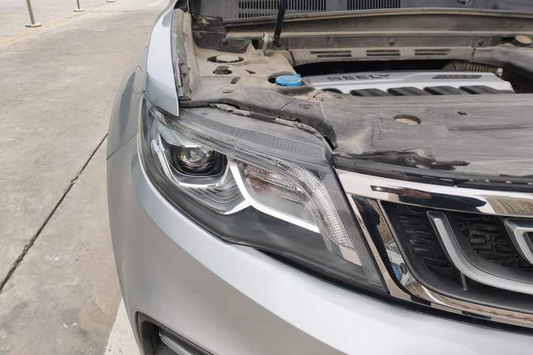 Used Geely Auto Emgrand X7 Sport 2018 1.8TD Automatic All-Wheel-Drive ZhiZun Model with 4G Connectivity