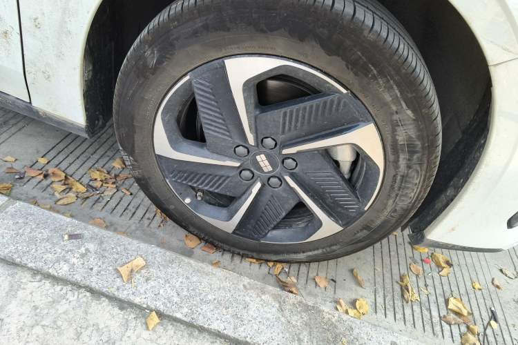 Used Geely Galaxy L6 2025 EM-i 140km Explorer+ Edition
