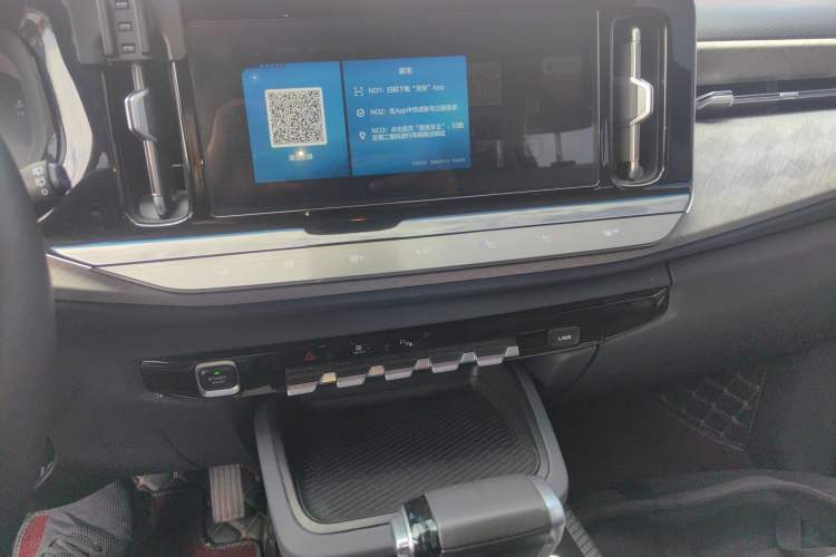 Used Baojun RM-5 2019 1.5T CVT 24-Hour Online Luxury Version 6 Seats Audio And AC Panel