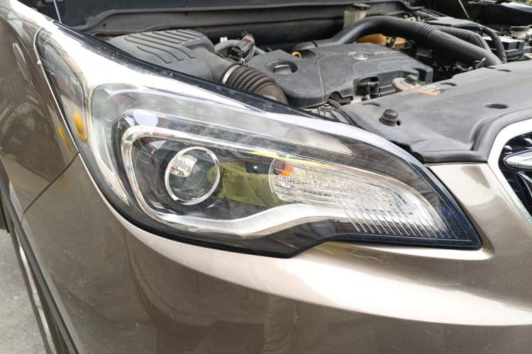 Used Buick Envision 2018 20T Two-Wheel-Drive Elite Model Right Front Headlight