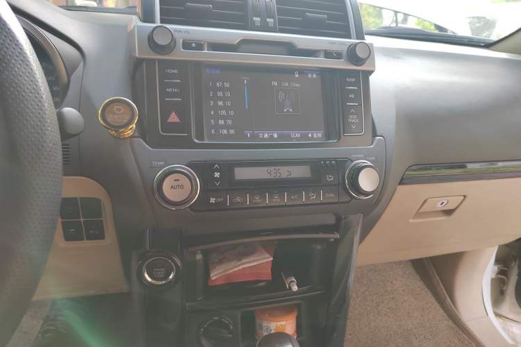 Used Toyota Prado 2015 2.7L Automatic Standard Edition Audio And AC Panel