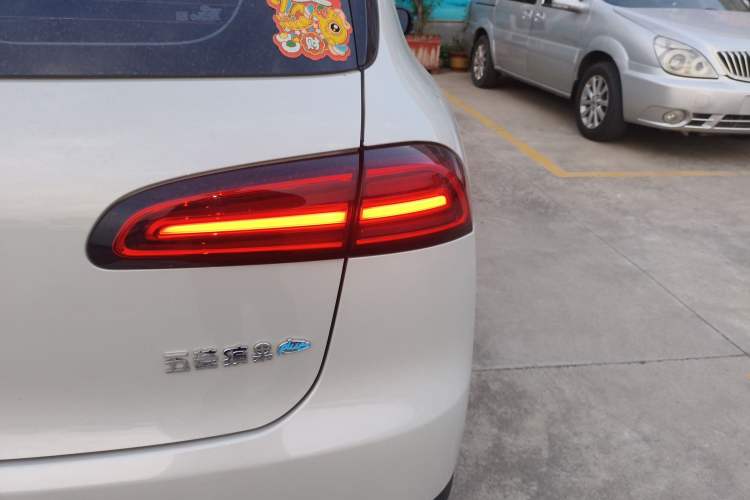 Used Wuling Bingo PLUS 2024 330 km Range Five-Seater Version