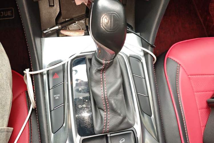 Used MG HS 2019 20T Automatic Two-Wheel Drive Trophy Super Sport Version China VI Standard Gear Lever