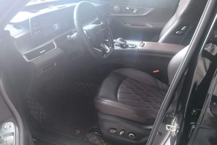 Used Chery Tiggo 8 PRO 2024 Champion Edition 390T Two-Wheel Drive Peak Version 7 Seats
