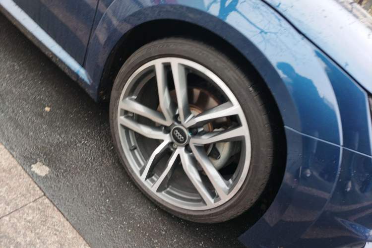 Used Audi TT 2015 TT Coupe 45 TFSI Right Front Wheel Hub