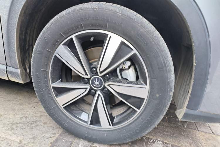 Used BYD Song Pro New Energy 2022 DM-i 110km Flagship Model Right Front Wheel Hub