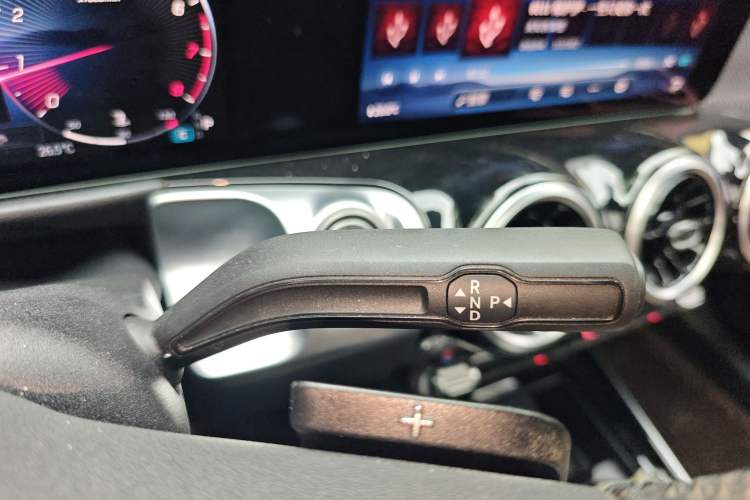 Used Mercedes-Benz GLB 2024 GLB 200 Fashion Model