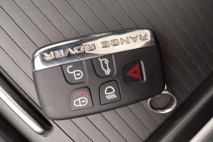 Used Land Rover Range Evoque 2016 2.0T SE Smart Glow Edition
