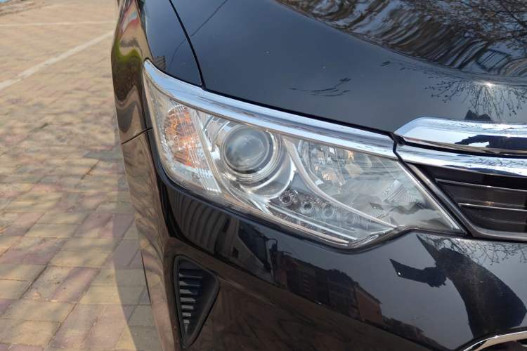 Used Toyota Camry 2016 2.0E 10th Anniversary Elite Edition Right Front Headlight