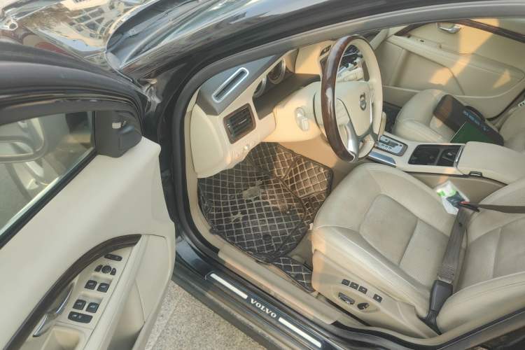 Used Volvo S80L 2011 2.0T ZhiZun Edition