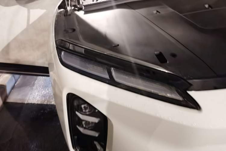 Used Nio ES6 2025 75 kWh Right Front Headlight