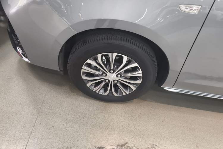 Used Buick GL8 2023 Land Executive Class Comfort Model