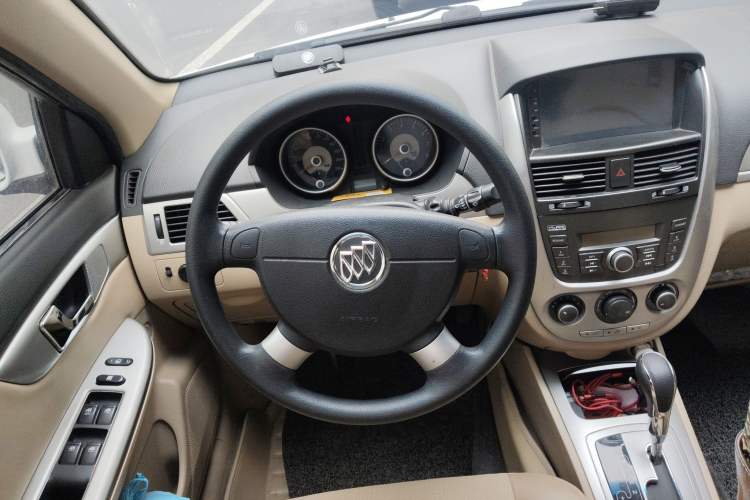 Used Buick Excelle 2013 1.5L Automatic Classic Model
