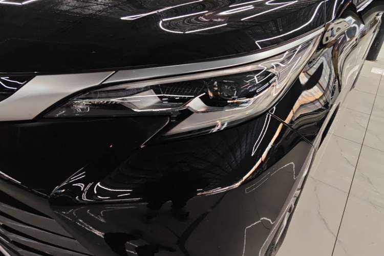 Used Toyota Sienna 2024 2.5L Hybrid Four-Wheel Drive Prestige Edition