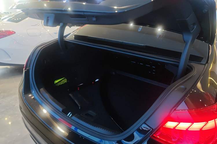 Used Mercedes-Benz C-Class 2022 Facelift C 260 L Trunk