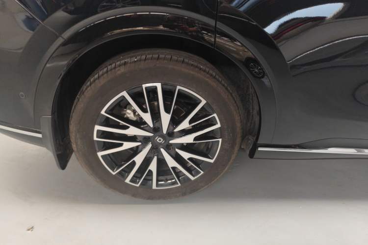 Used CHANGAN NEVO Q07 2025 215 Flagship Edition Right Rear Wheel Hub