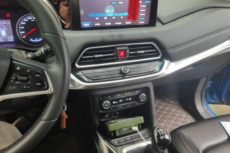 Used JAC Group Refine R3 2018 1.6L Manual Luxury Sunroof Model Audio And AC Panel