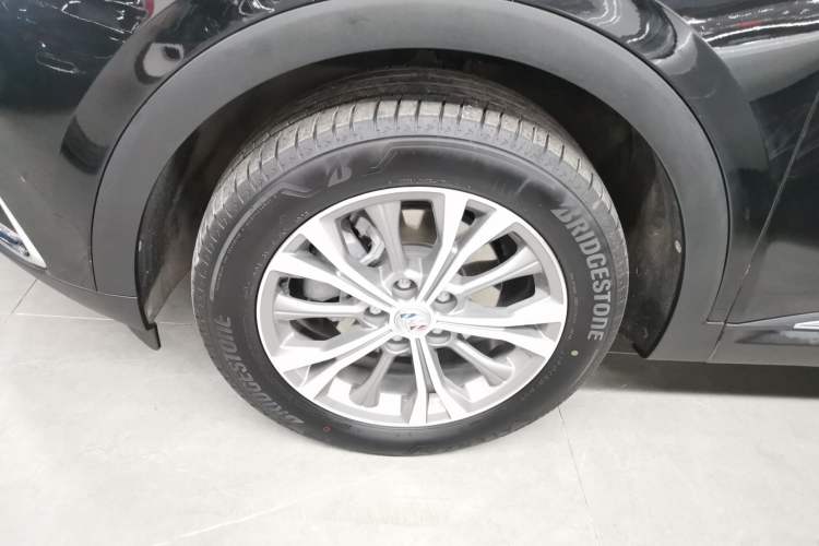 Used Buick Envision 2023 Encore Plus 652T Five-Seat All-Wheel-Drive Luxury Model
