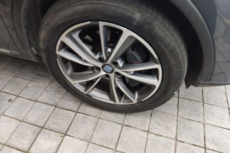 Used BYD Tang New Energy 2018 DM 2.0T All-Wheel Drive Smart Connectivity Luxury Model 7 Seats China V Emission Standard
