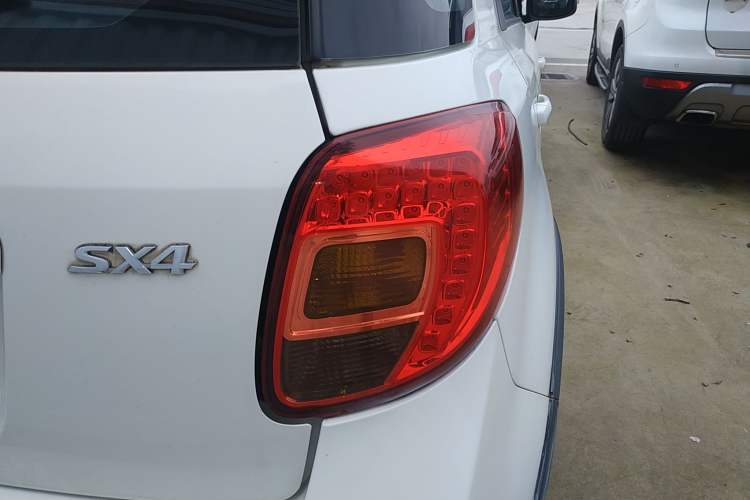 Used Suzuki SX4 2013 1.6L Manual CoolRide Model
