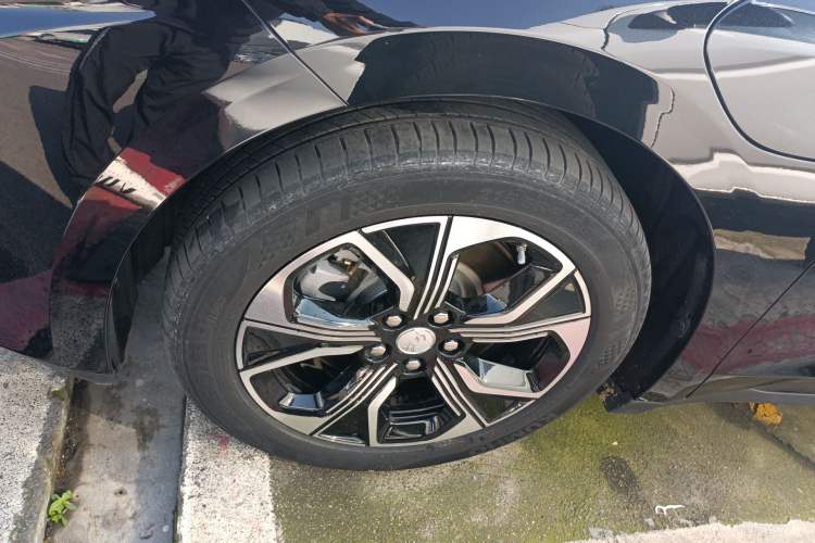 Used Hongqi E-QM5 2023 Revised Version Basic Travel Edition Exterior 4