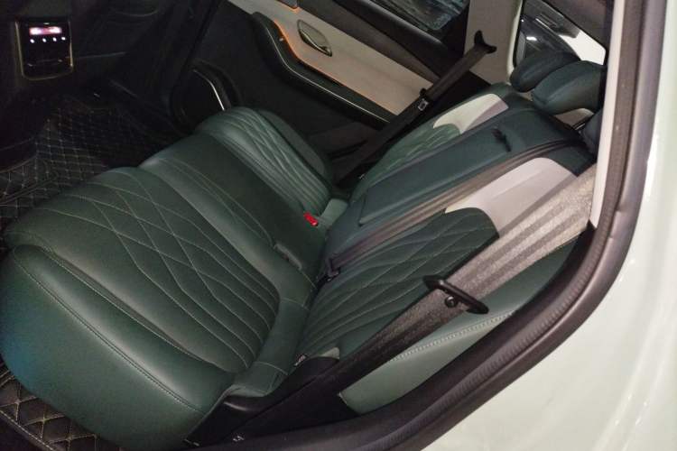 Used JETOUR Shanhai L9 2024 1.5TD 2DHT Max 7-Seater